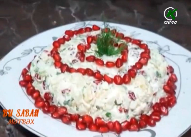 Krab çubuqlarından salat